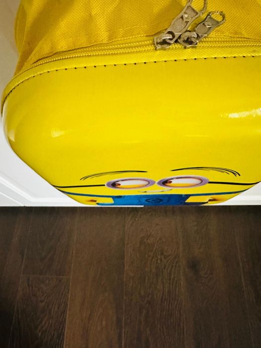 Ghiozdan pentru copii , incapator cu minion , impermeabil