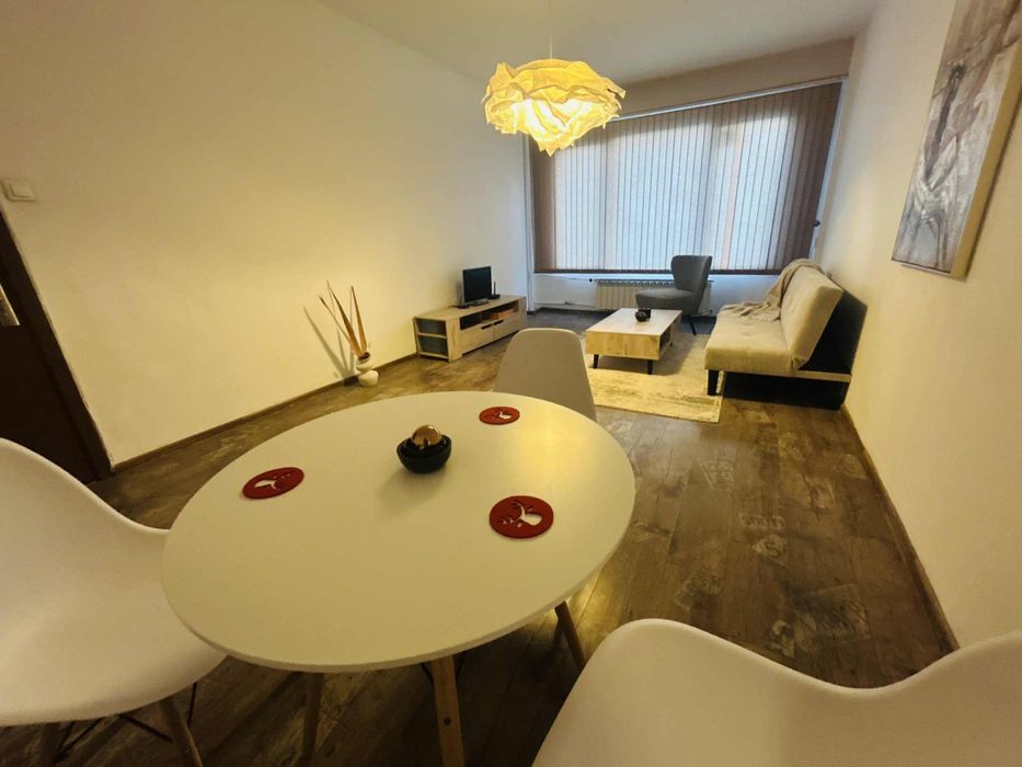 Продава се Двустаен апартамент в София, Света Троица - 58 кв.м за 1317 €/кв.м - Снимка #1