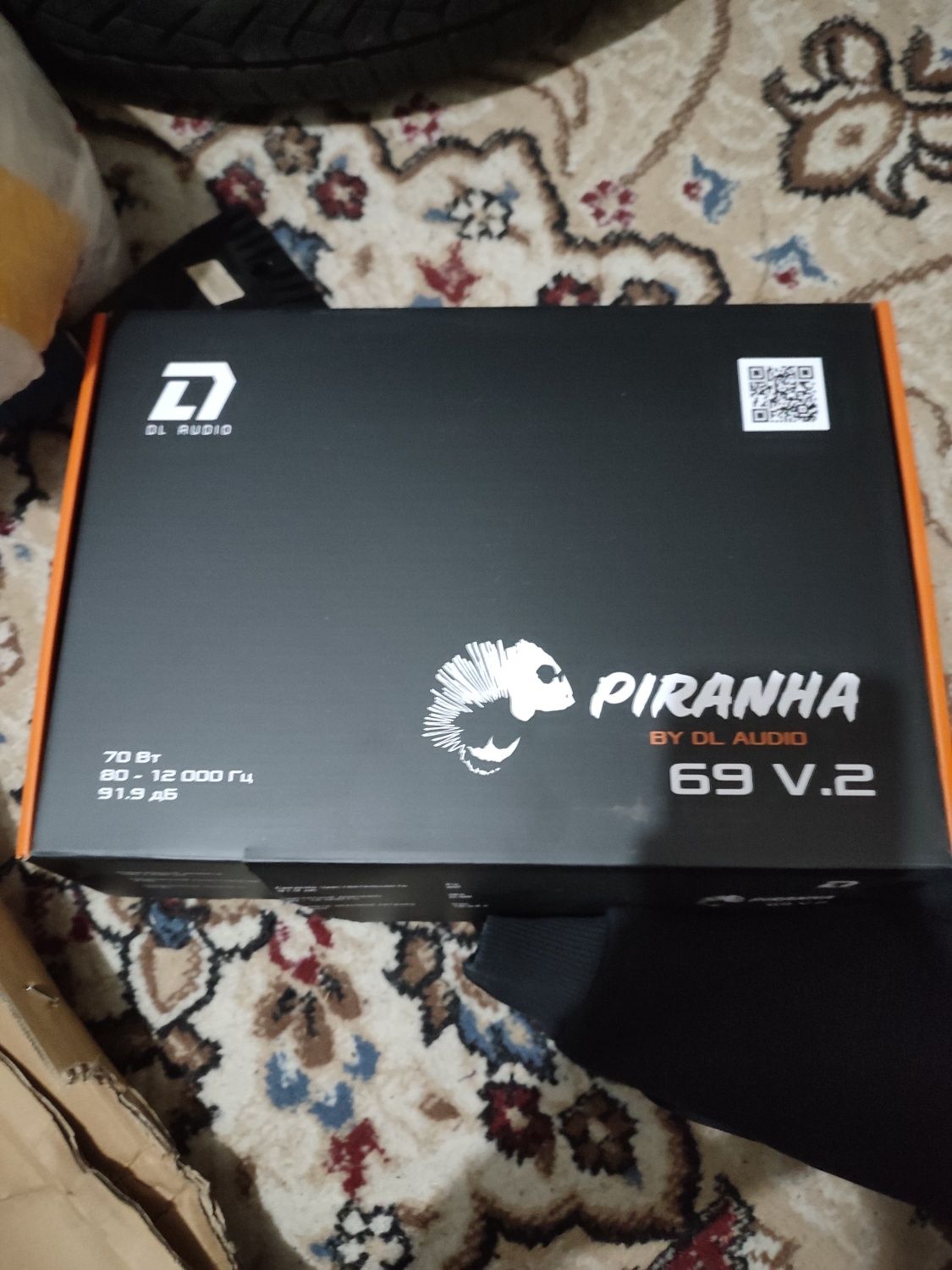 продам пару колонок Piranha
