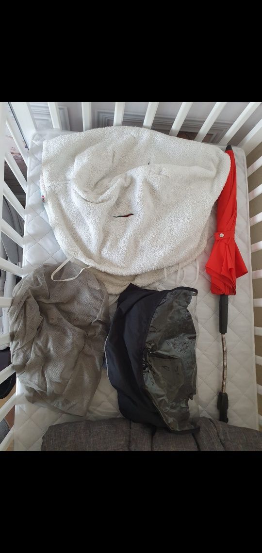 Vând cărucior sport și landou Stokke V6