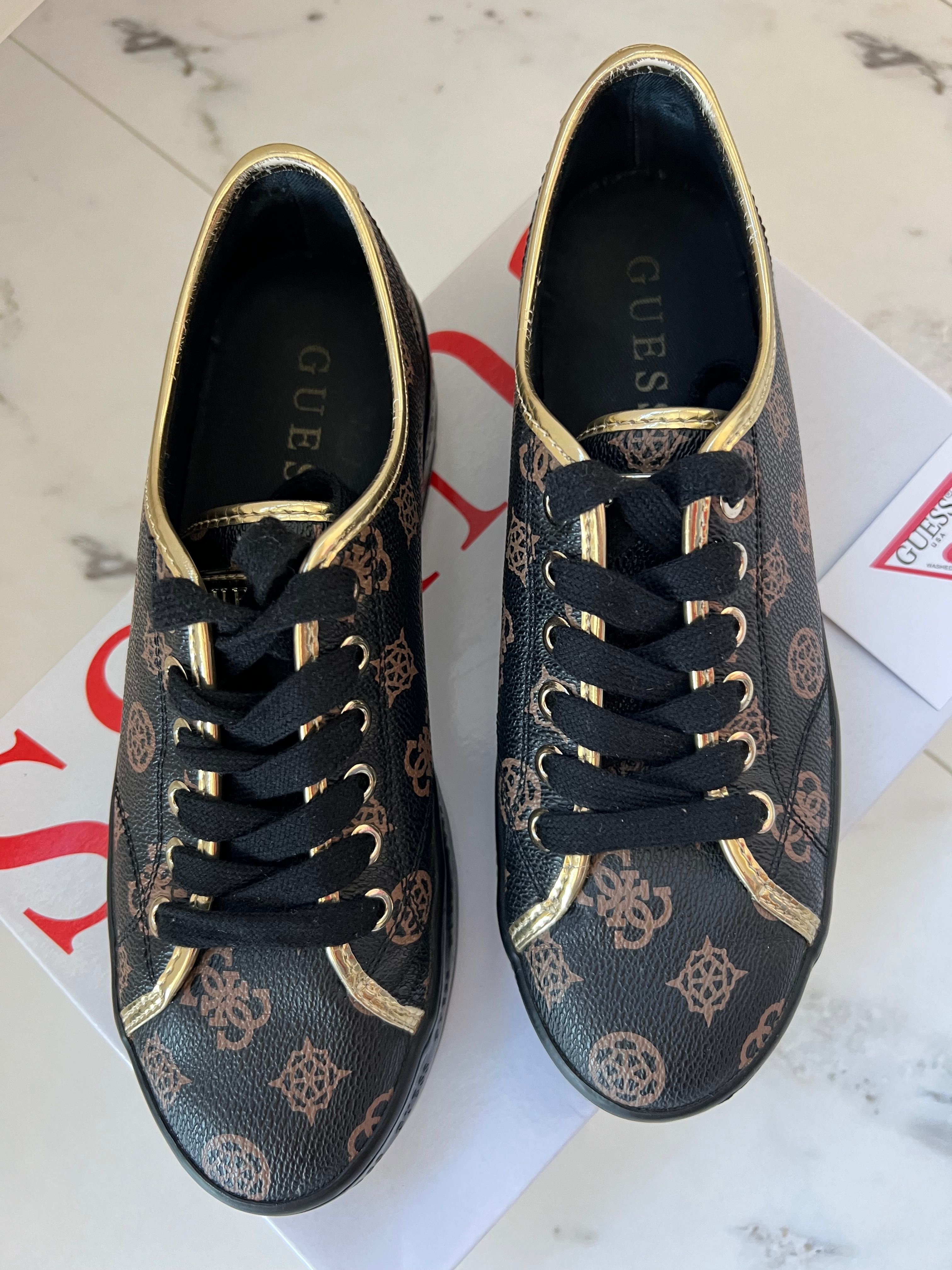 Кецове с висока подметка Guess