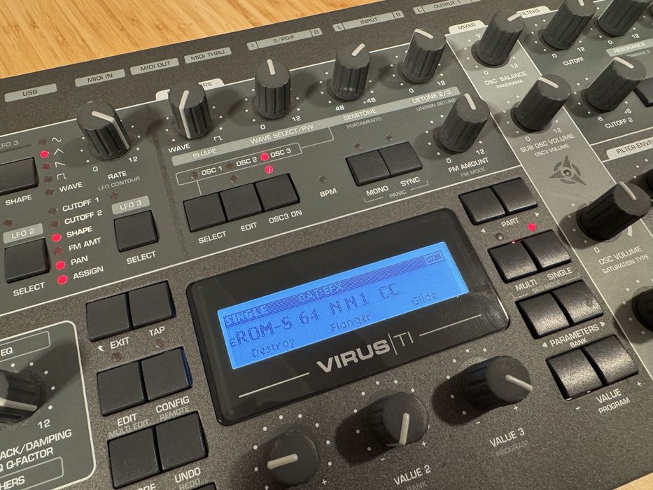 Sintetizator / Synth / modul sunet Access Virus TI2 desktop