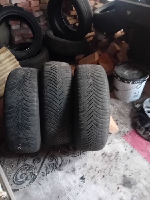 Vând anvelope 205 pe 55 er 16 vara iarna