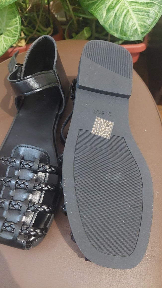 Sandale cu talpa joasa elegante
