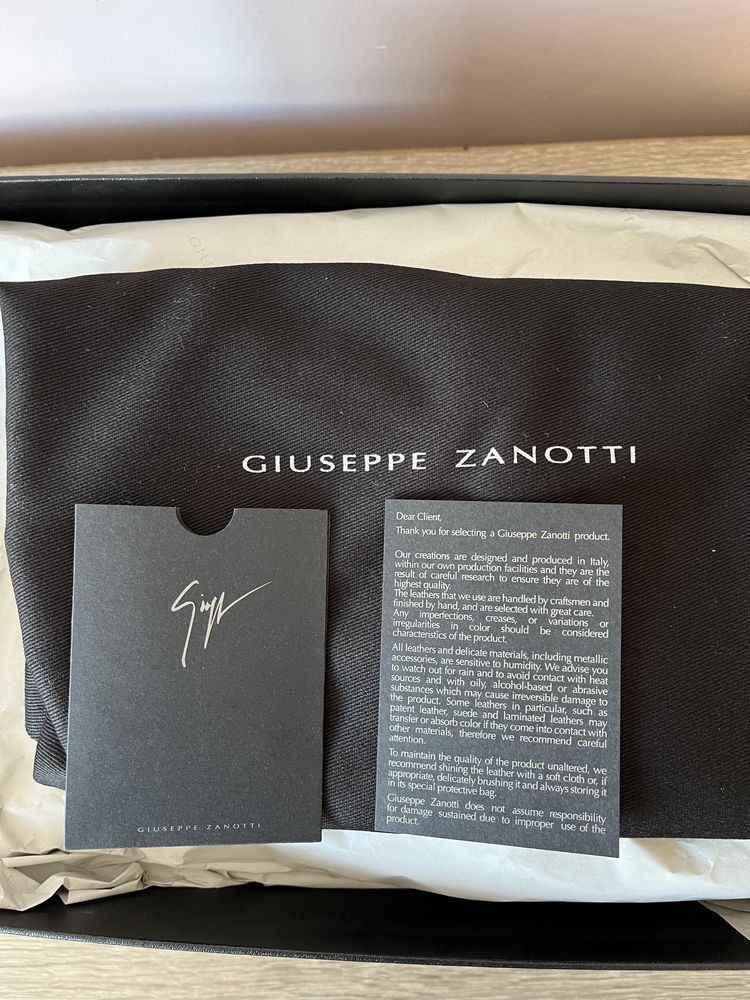 Обувки Giuseppe Zanotti