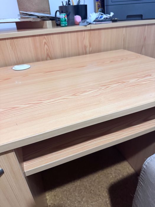 Продавам учебно бюро