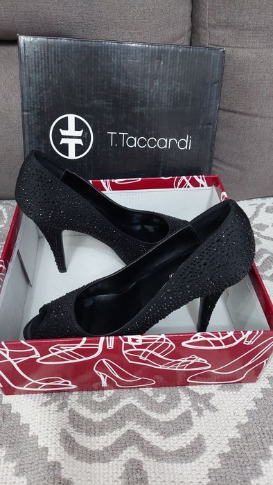 Продам абсолютно новые туфли