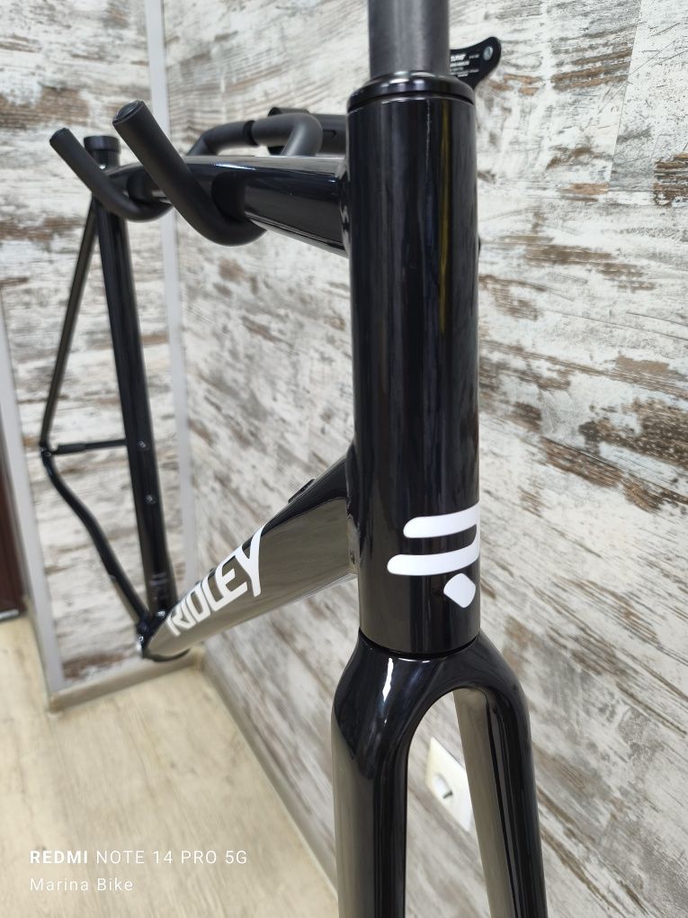 НОВА алуминиева шосейна рамка Ridley Fenix SLA Disc | L