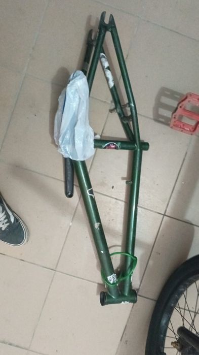Продам раму DK на bmx бмх  вместе с шатунами