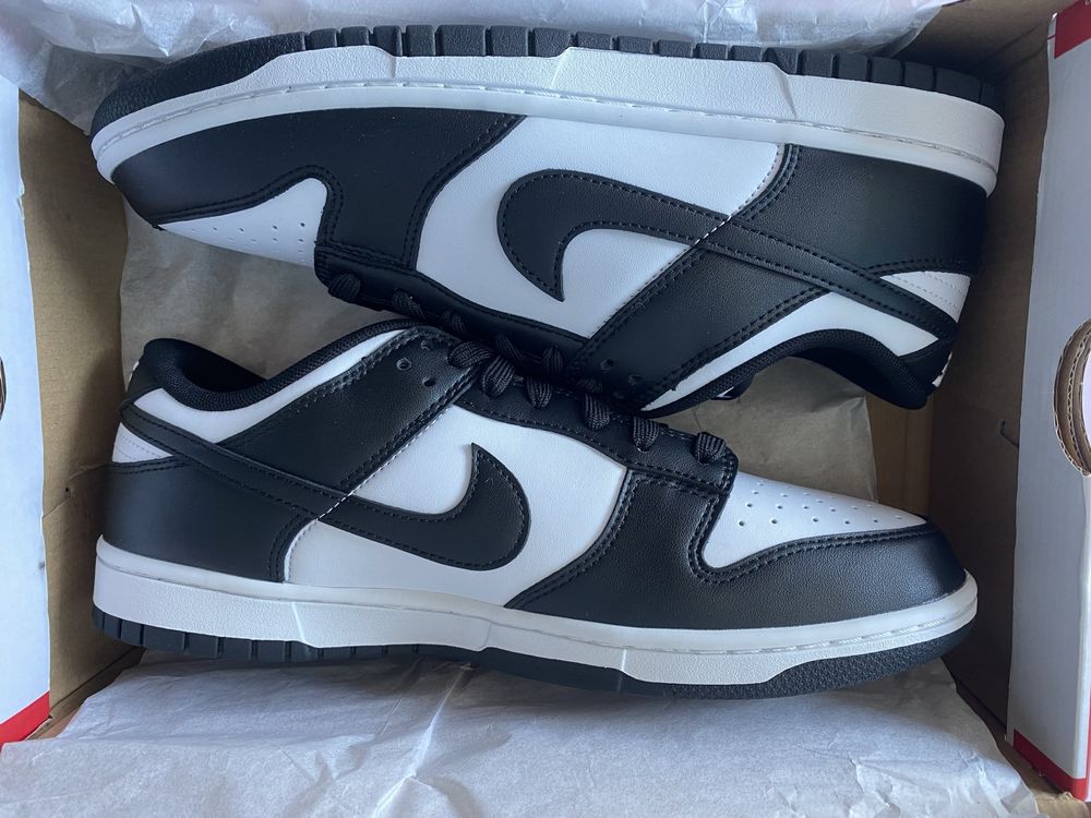 Nike panda dunk low