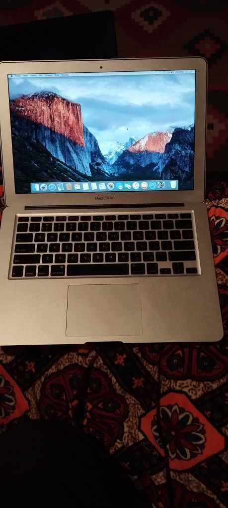 Arzon macbook air sotiladi