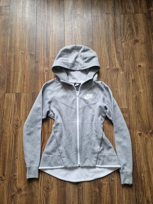 Страхотно дамско спортно горнище NIKE размер XS