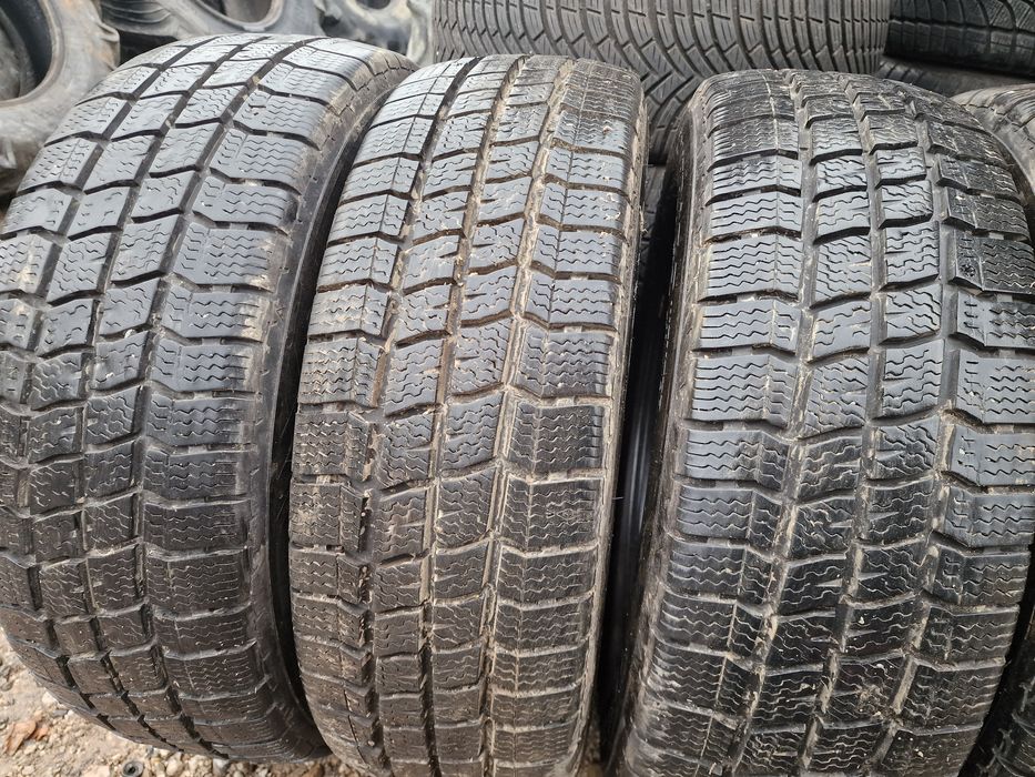 Anvelope 205/65R16C marca Vredestein, M +S, DOT 2023, 7 mm