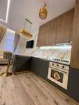 Vand apartament la curte!