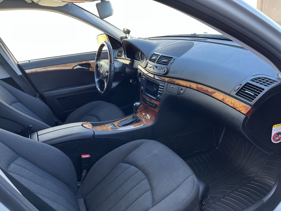 Mercedes E class w211 facelift impecabil