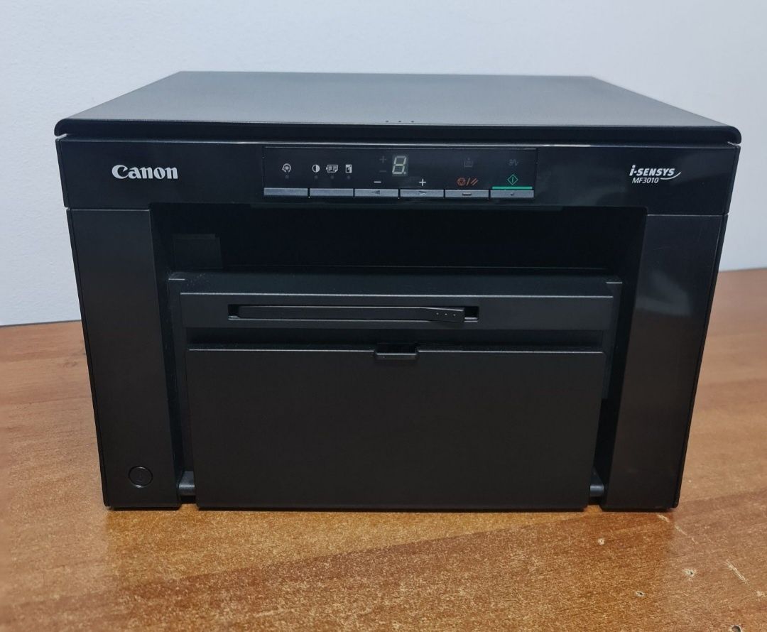 Imprimanta Canon MF3010 completa cu cabluri și cartuș,  Stare f.  bună