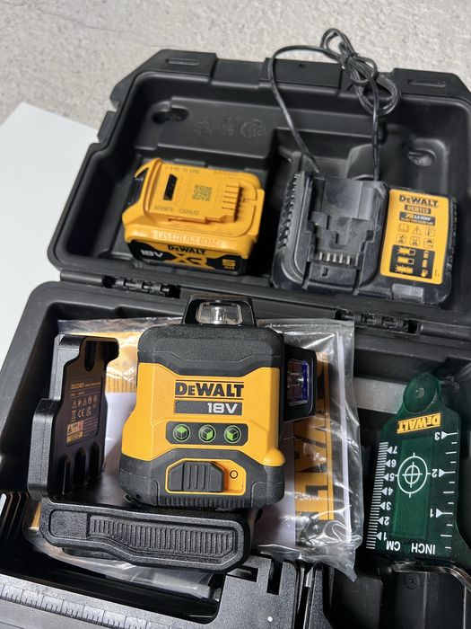 Nivelă laser rază verde DeWalt DCLE34031 XR 18V