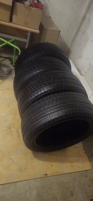 Резина зимняя 235/45/18