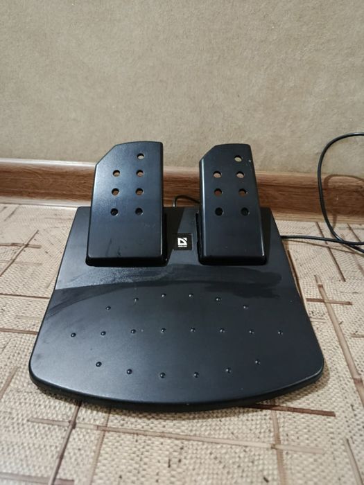 Игровой руль для компьютера
