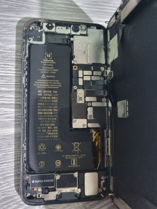 iPhone 11 Pro (Balck) Imei Otgan. iCloud Tozza Yonmebdi. Sotiladi