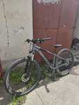 Vând bicicletă CUBE
