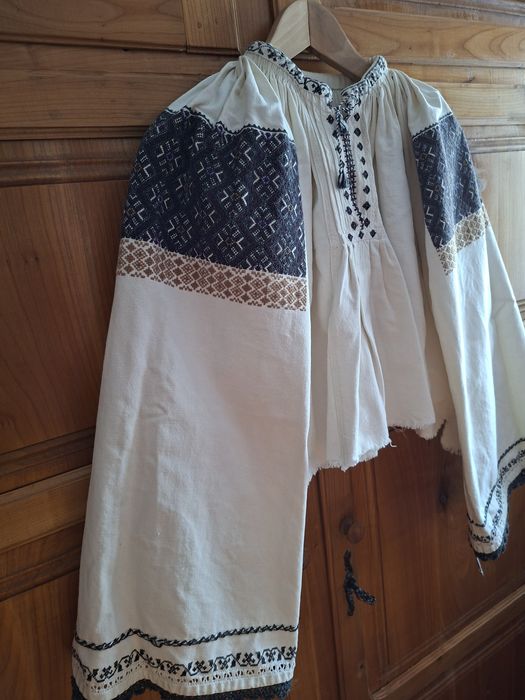 Vând ie traditională veche