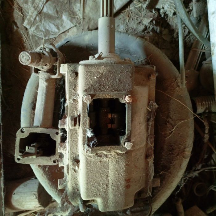 Коробка зил сотилади