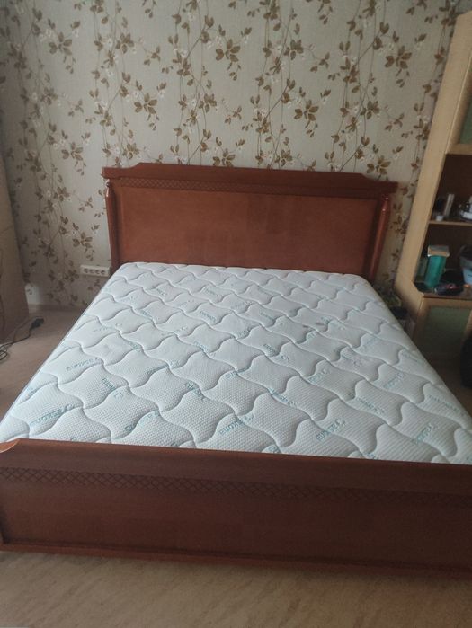 Двухместный кровать бу в отличном состоянии