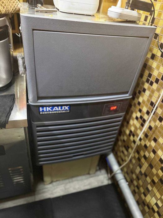 Льдогенератор HKAUX с подсветкой.