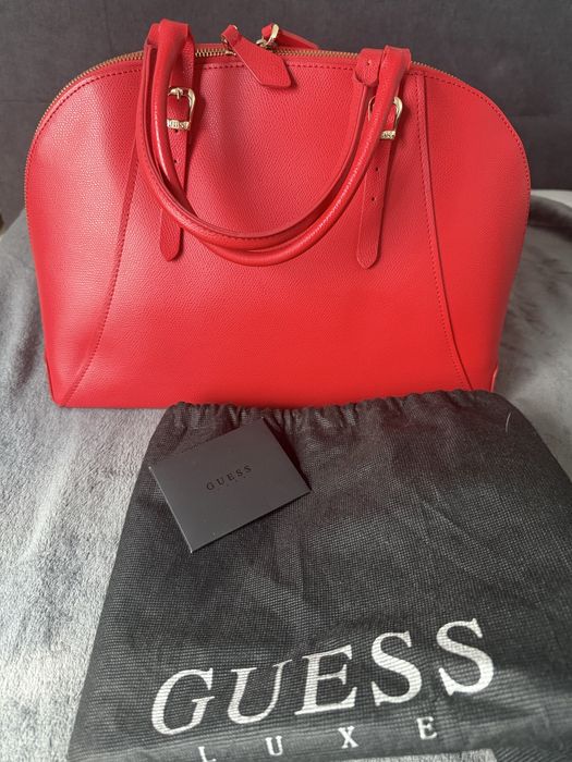 Чанта Guess Luxe