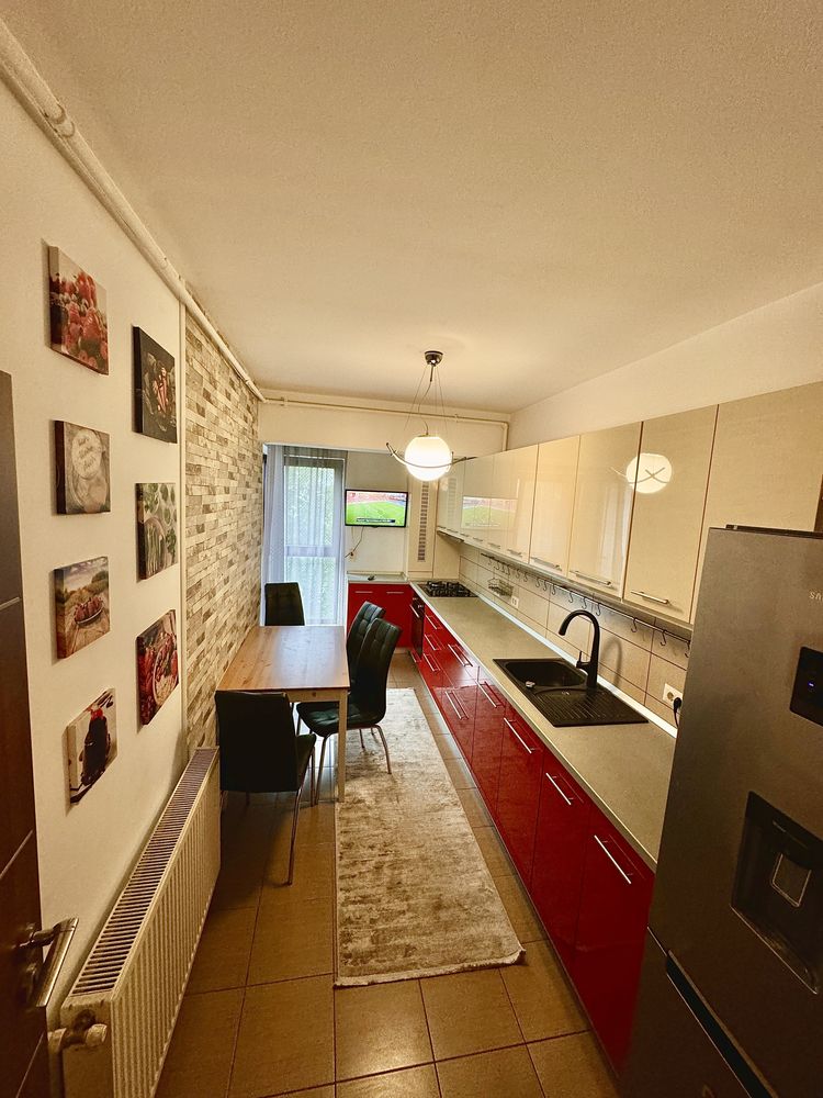 Inchiriez apartament Transparent Residence