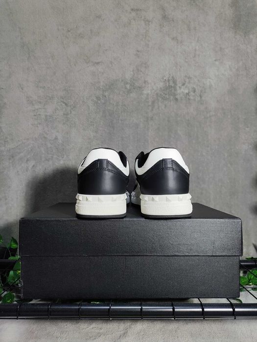 Valentino Garavani marimea 45