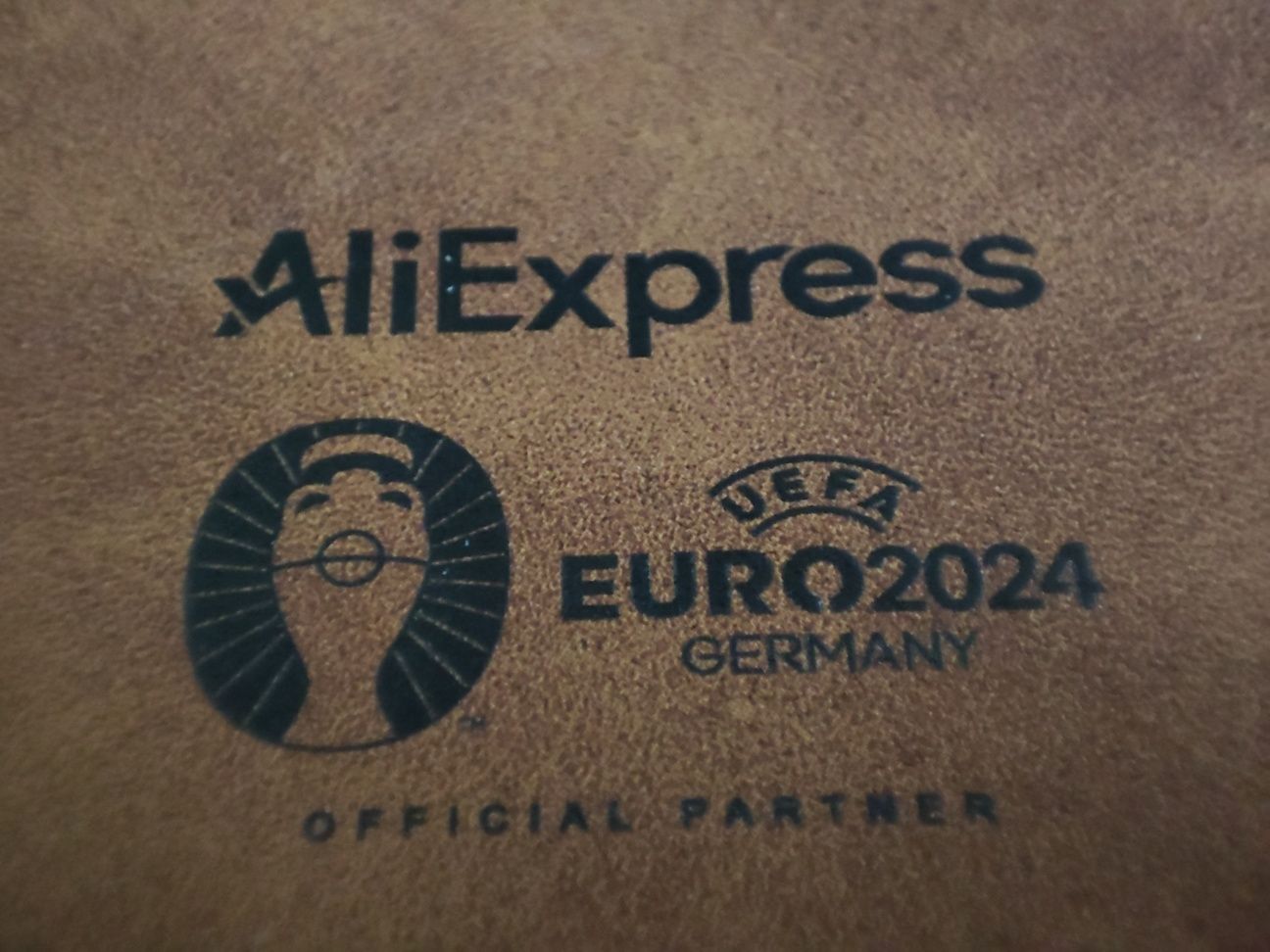 Официален тефтер и химикал с кутия от Euro 2024
