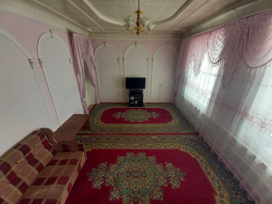 Uy sotiladi 6 sotix, 8 xona Beruniy mahallasi