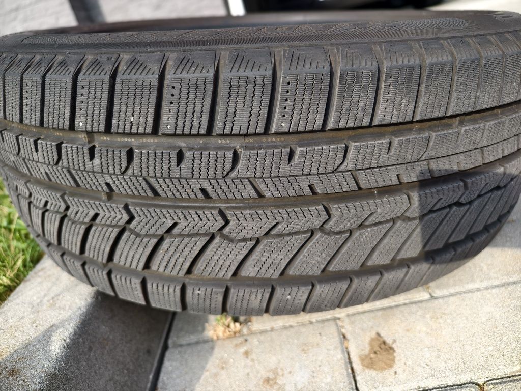Комплект зимни гуми AUSTONE 225 / 55 R19