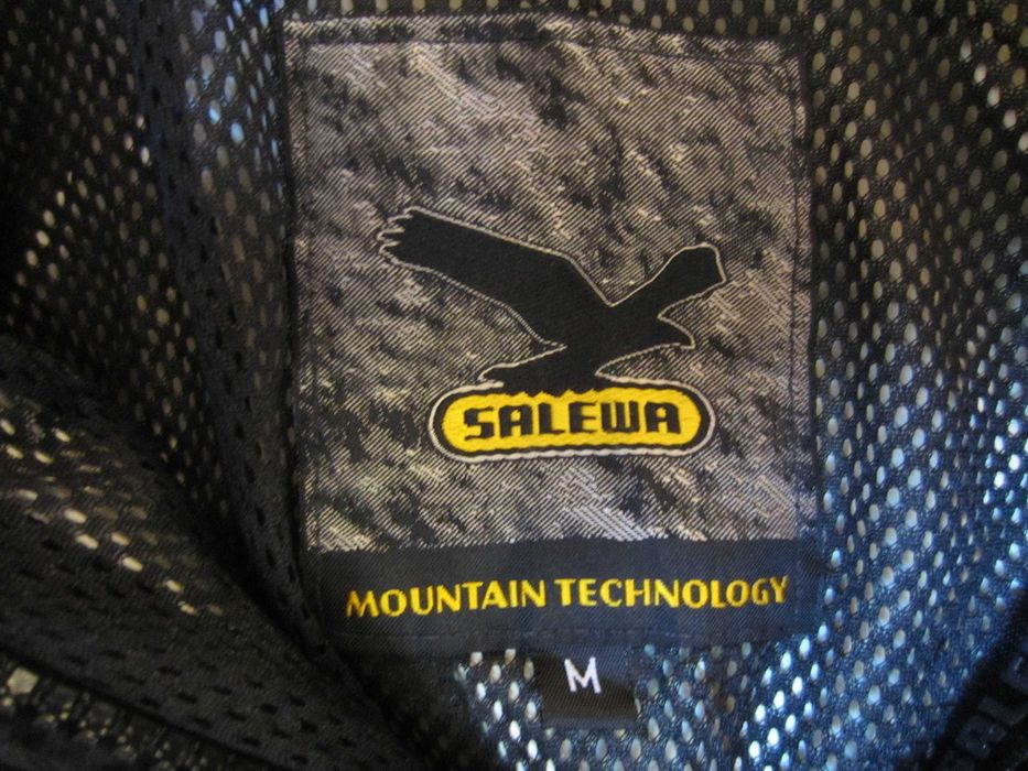 Geaca Salewa, masura M,Gore-Tex,gluga in guler,ferm.polar stare f.buna
