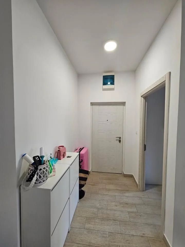 Продавам двустаен апартамент в кв. Дружба 2