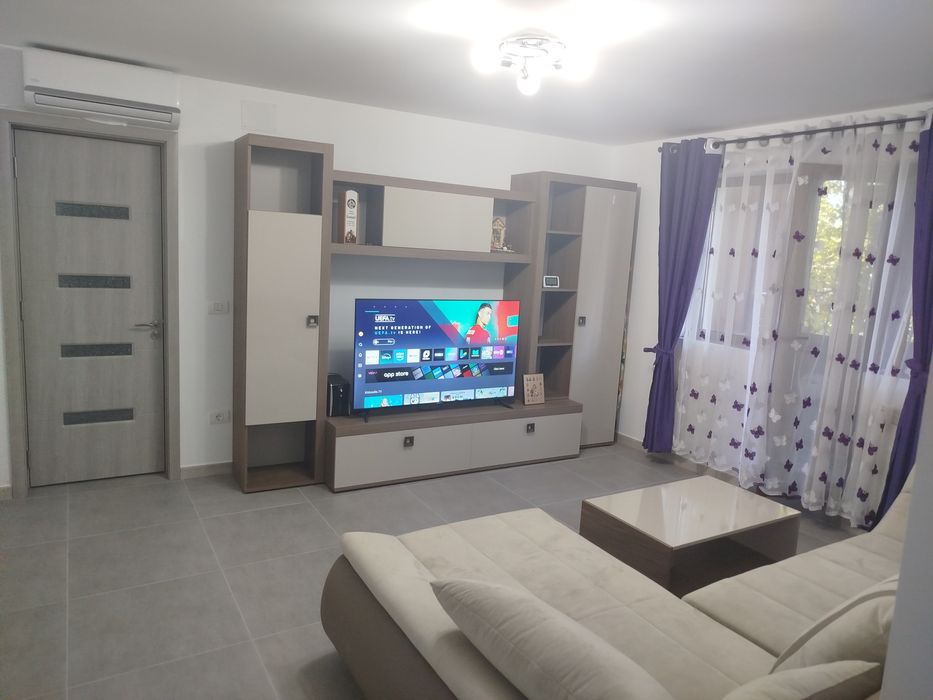 Vând apartament complet mobilat și utilat
