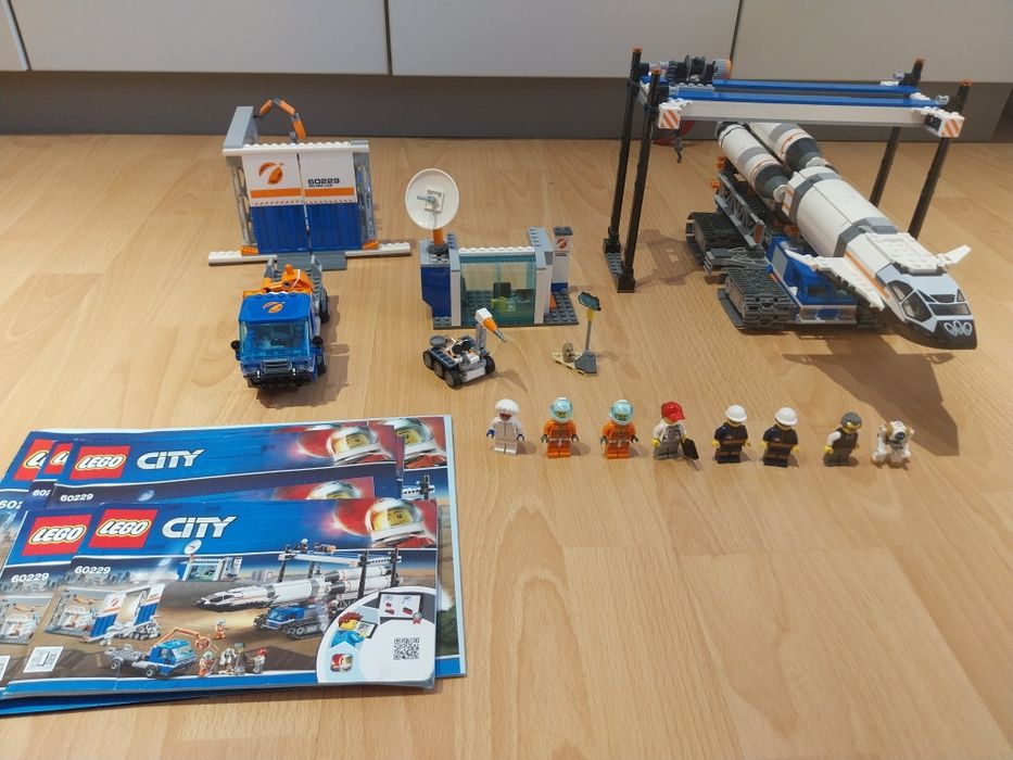 LEGO City - Asamblare si transport de racheta 60229