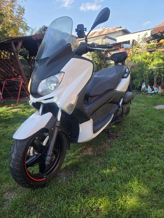 Yamaha x max 125