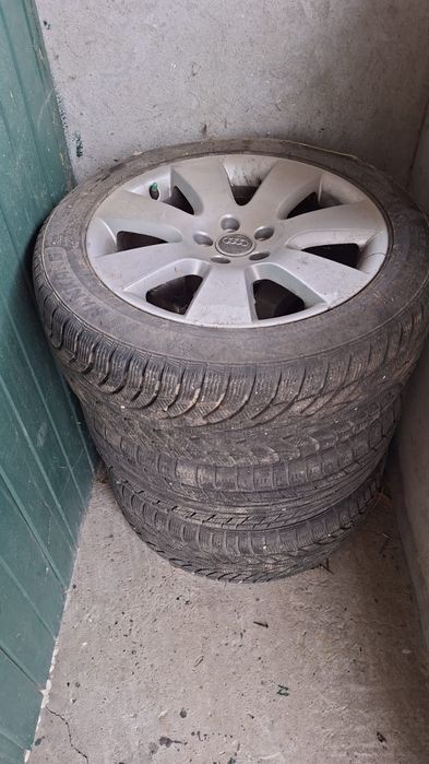 Vând jante audi A6 A8 r18 anvelope noii de iarna