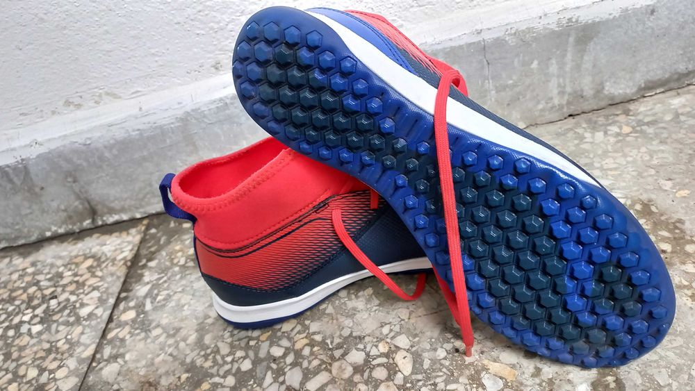 Детски футболни стоножки