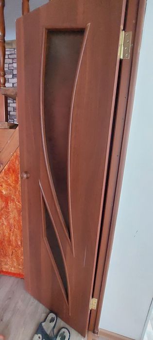 Продам б/у межкомнатные двери в хорошем состоянии