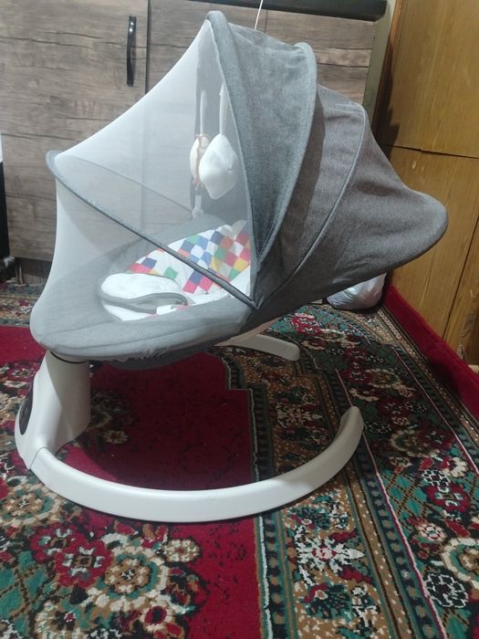 Прадается детская кроватка с разеткой