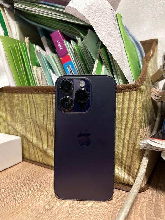 Продам айфон 14 про