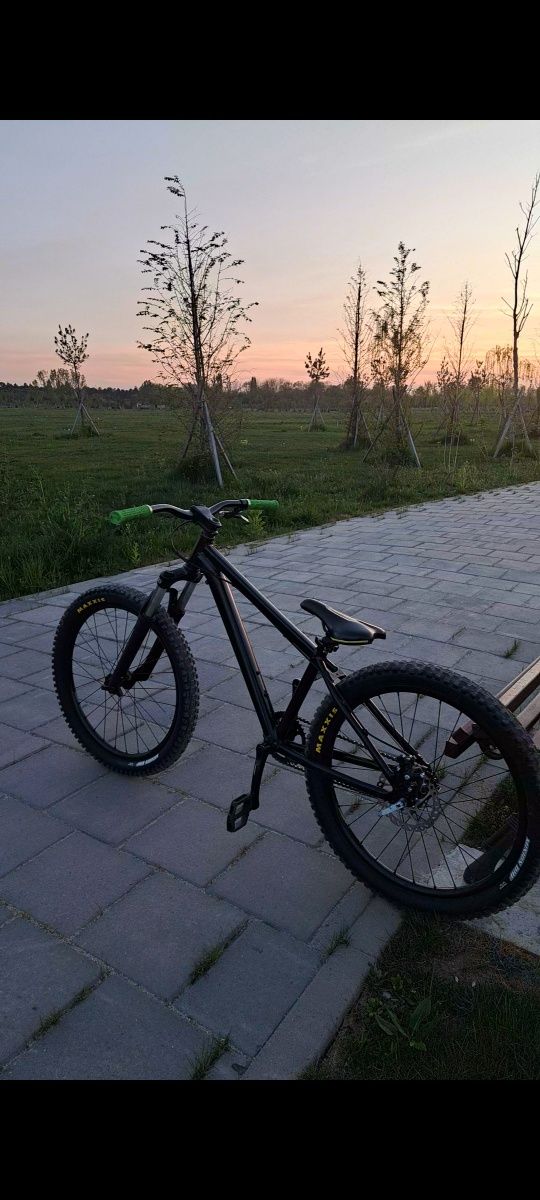 Dirt jumper custom (răspund doar la mesaje )