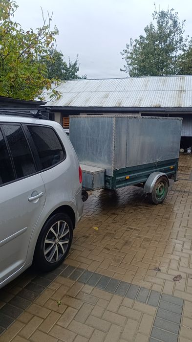 Închiriez remorcă închisă