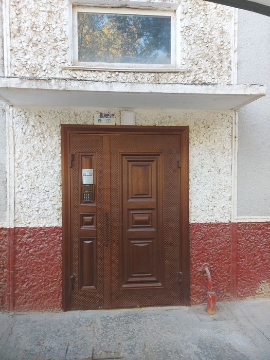 Толстой 12 3хонали 4 этаж урта падезд срочна  такалган нархи