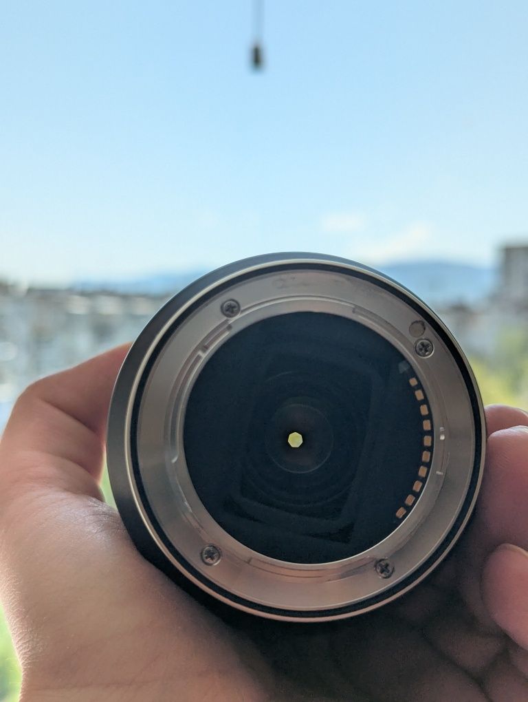 Продавам Tamron 28-200mm f2.8-5.6 DI III RXD Sony E (FE)