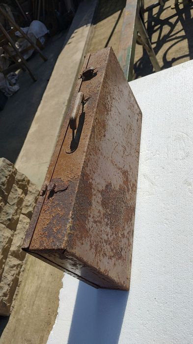 Caseta Trusă Cutie Metalica Pentru Scule Dacia  1300